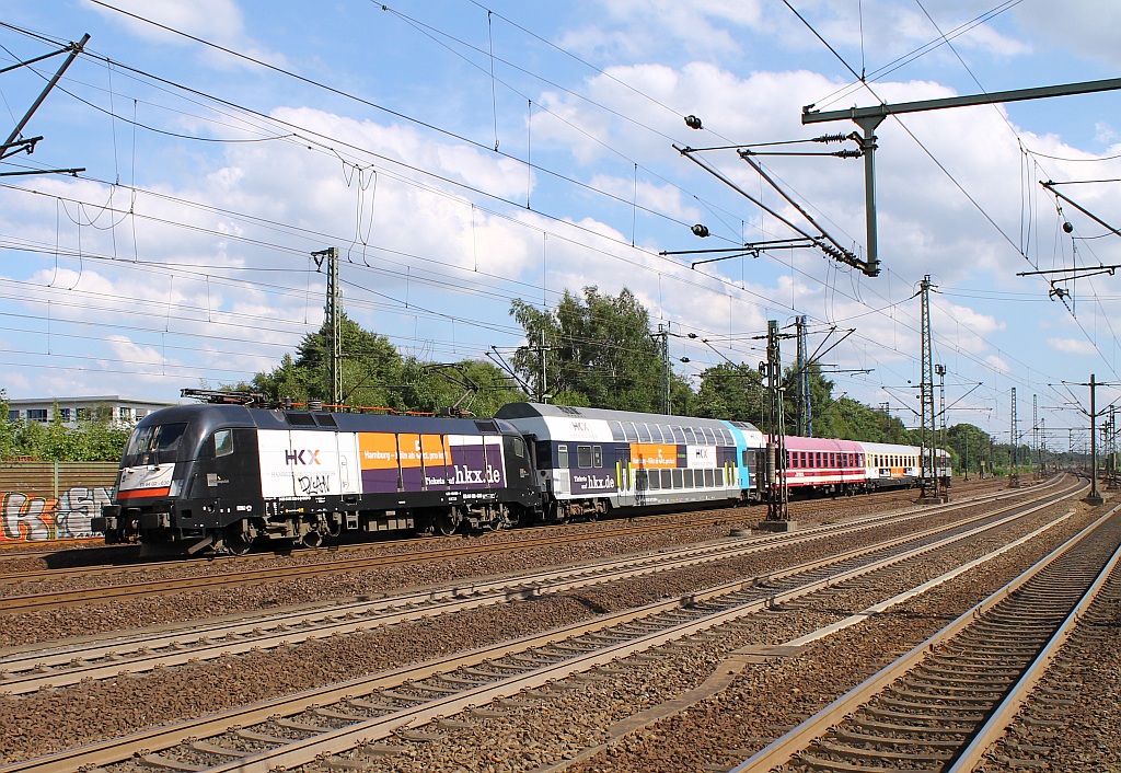 MRCE/OLA/Veolia 182 530-6 mit dem HKX aus Köln bei der Einfahrt in HH-Harburg. 06.08.2013