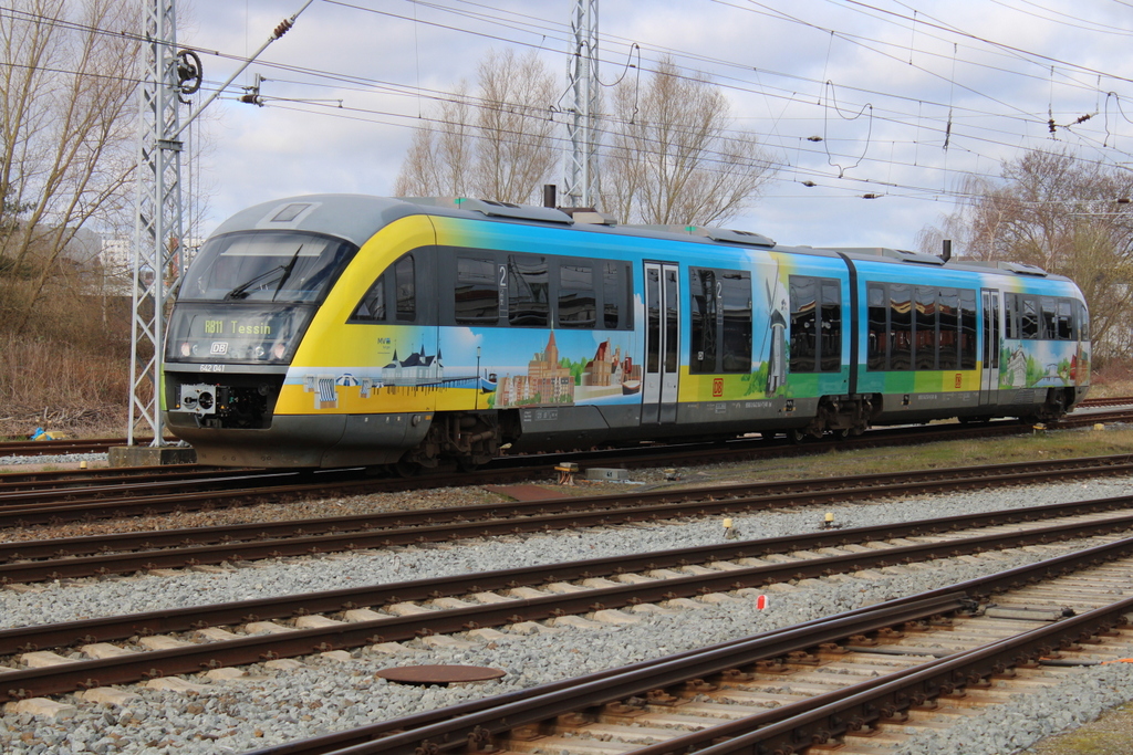 MV Design 642 041 als RB11(Tessin-Rostock)bei der Einfahrt im Rostocker Hbf.17.03.2024