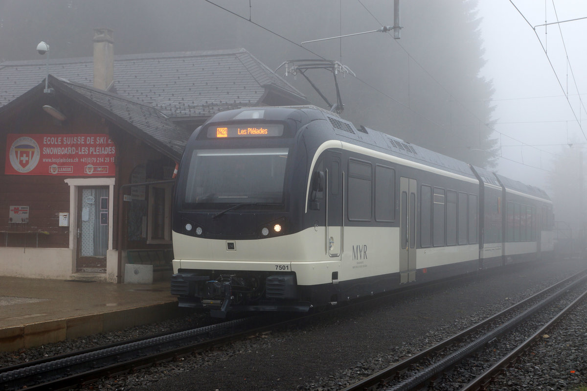 MVR/CEV: Der ABeh 2/6 7501 hatte am 13. April 2016 soeben als erster Triebzug der neuen SURF-FLOTTE Les Pléiades im planmässigen Einsatz erreicht.
Foto: Walter Ruetsch   