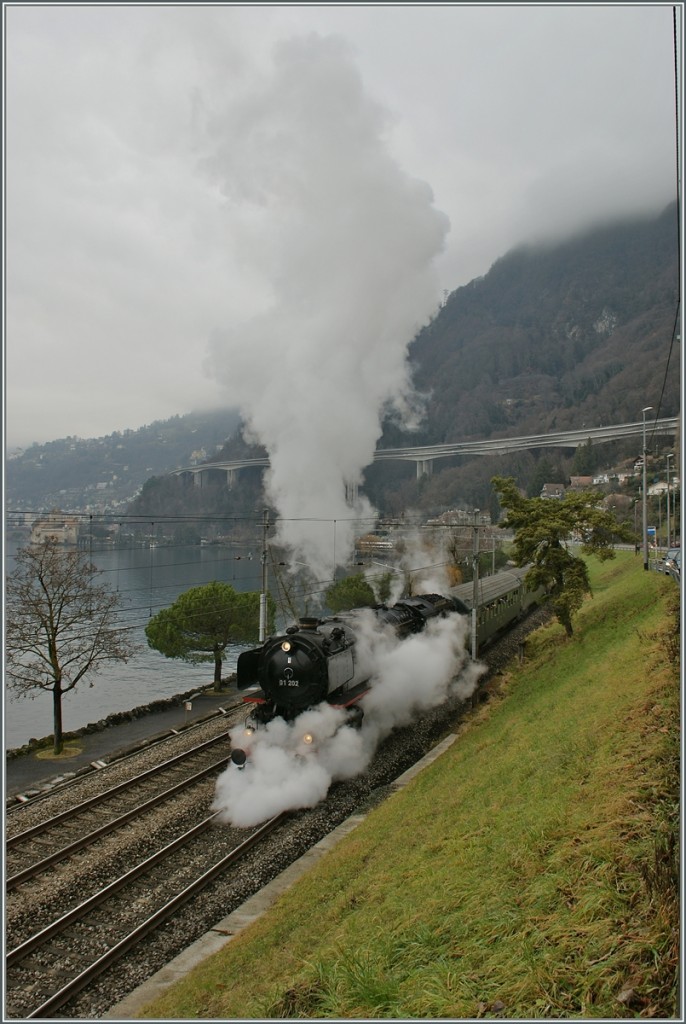 Nach einem Signalhalt dampft die 01 202 wieder los!
Bei Villenneuve, den 18. Jan. 2014