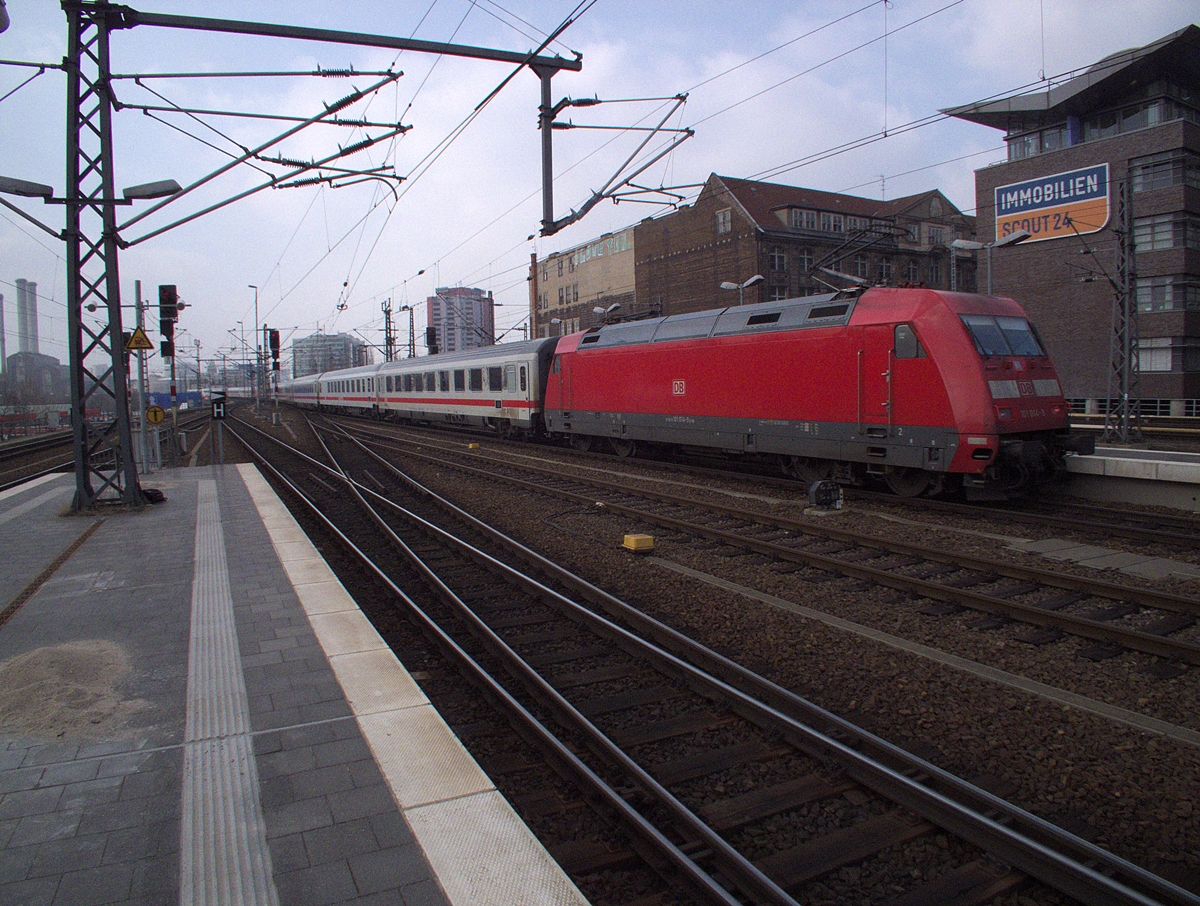 Nachschuss auf 101 014 am IC2223/2385.