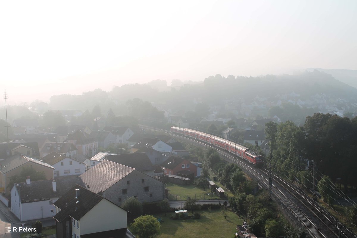 Nachschuss auf 111 214-3 die Dollnstein mit der RB 59089 Nürnberg - München erreicht. 24.09.16