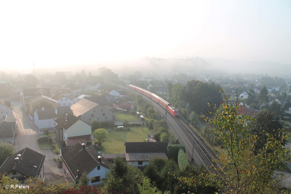 Nachschuss auf eine 146iger die ein RE nach Ingolstadt/München in Dollnstein. 24.09.16