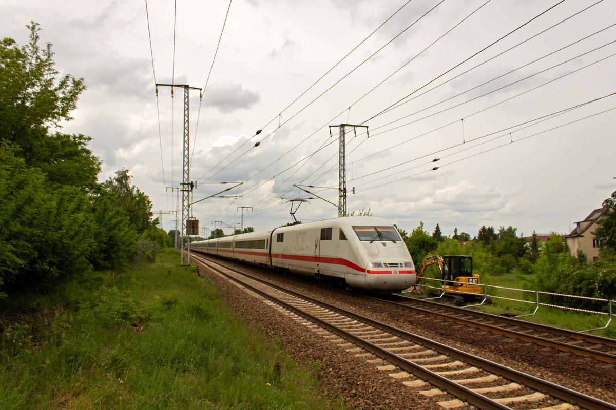 Nachschuss auf 401 011. Whrend der Umleitung lieen die ICE den Halt am Berliner Hauptbahnhof aus und hielten nur in Berlin-Gesundbrunnen.