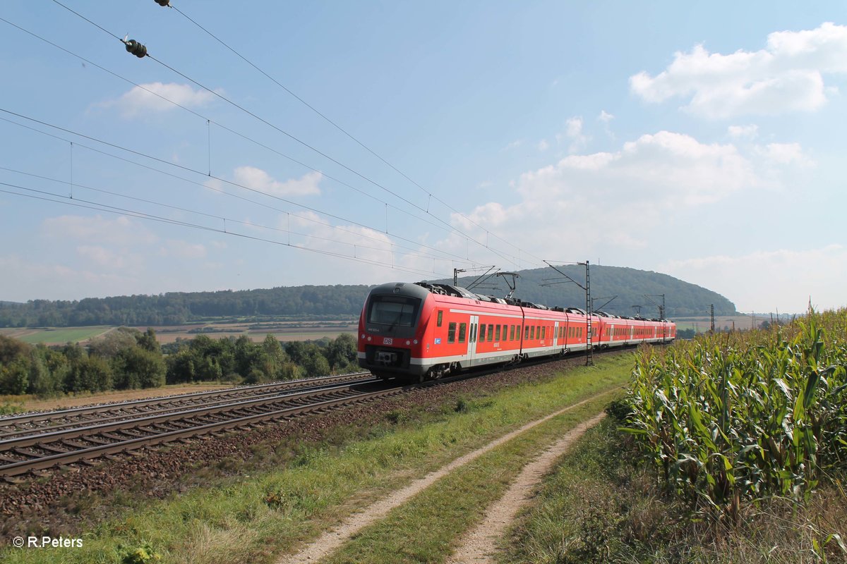 Nachschuss auf 440 525-5 und 440 323-4 als RB 58155 Würzburg - Treuchtlingen kurz vor ihrem Ziel. 24.09.16