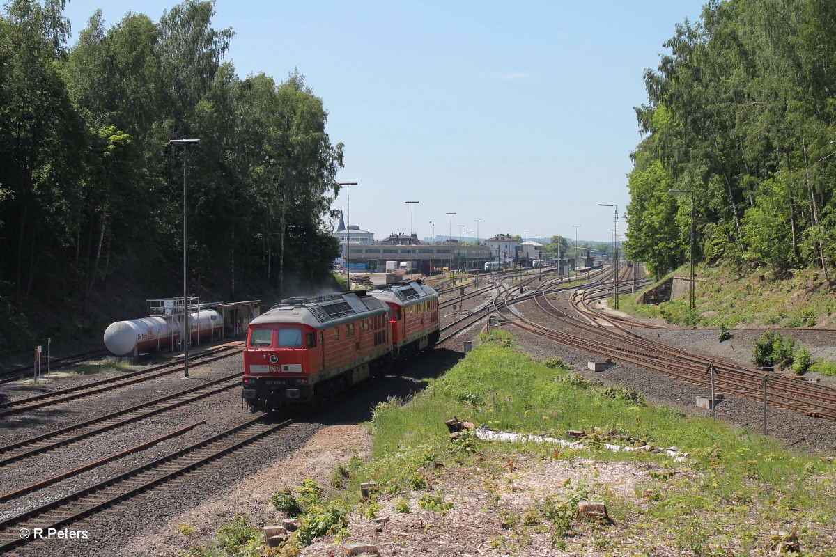 Nachschuss auf den kleinen Lokzug der aus Cheb kam mit 233 636-0 und 232 668-4 in Marktredwitz. 05.06.15