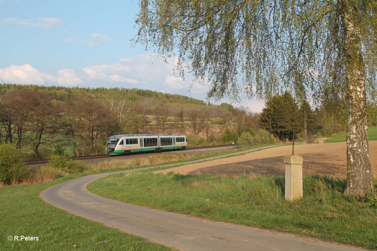 Nachschuss auf VT16  Stadt Regensburg  als VBG 74269 Marktredwitz nach Regensburg bei Lengenfeld. 23.04.14