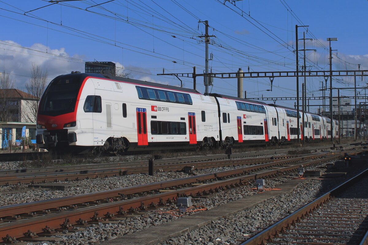 Nagelneu: 512 011 durcheilt am 13 Februar 2024 Pratteln auf deren Weg nach Basel SBB.