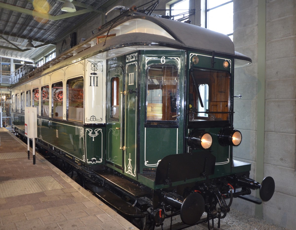 Nederlands Spoorwegmuseum Utrecht: Der lteste niederlndische elektrische Zug mBC 6 von 1908 der Zuid-Hollandsche Electrische Spoorweg-Maatschappij (ZHESM) 6, Bj. 1908.
(13.03.2016) 