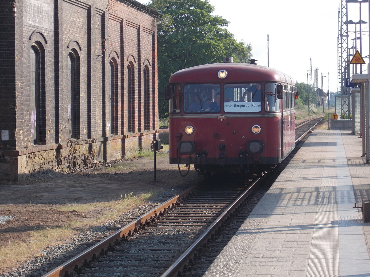 NESA 796 625 auf den letzten Meter bei der Einfahrt in Bergen/Rügen am 02.Juni 2018.