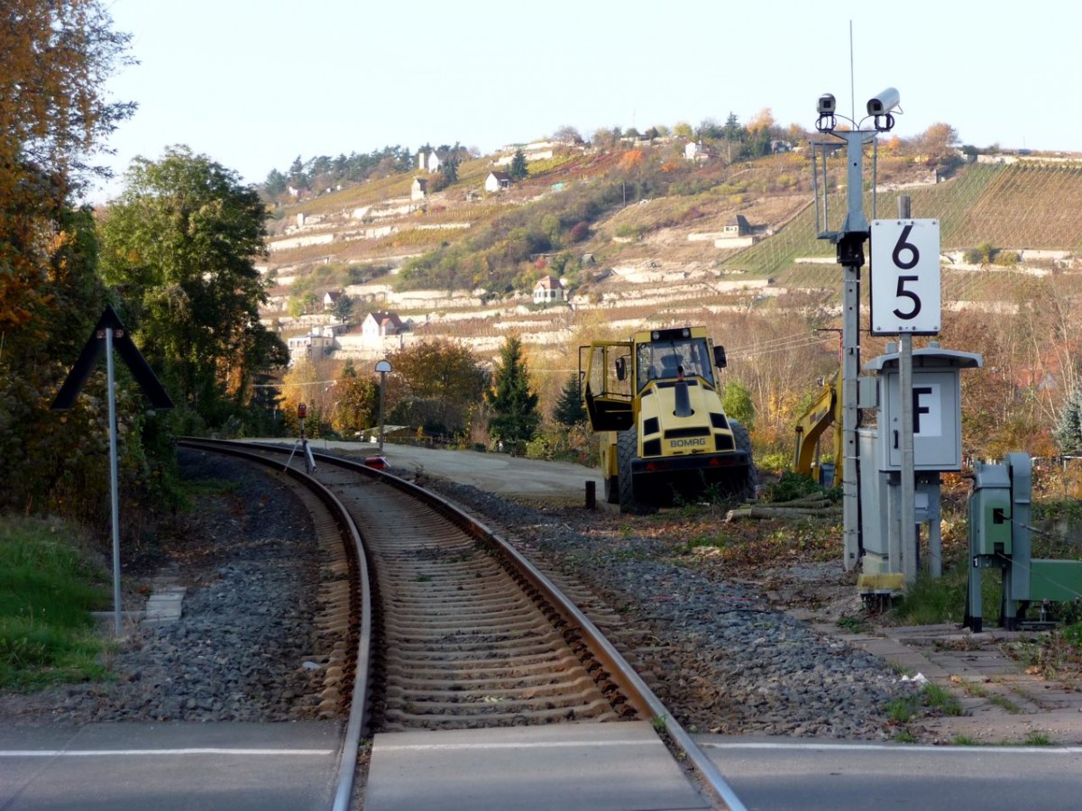 Neubau des Haltepunkts und der Bahn-Bus-Schnittstelle am 02.11.2011 in Freyburg. (Foto: Klaus Pollmächer)