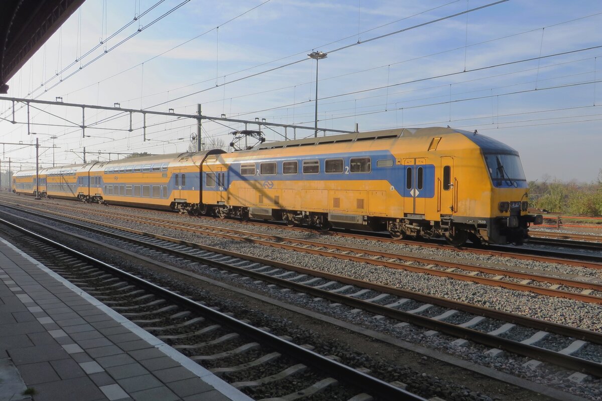 NID/DDZ 7533 sonnt sich am 12 November 2021 in Nijmegen.