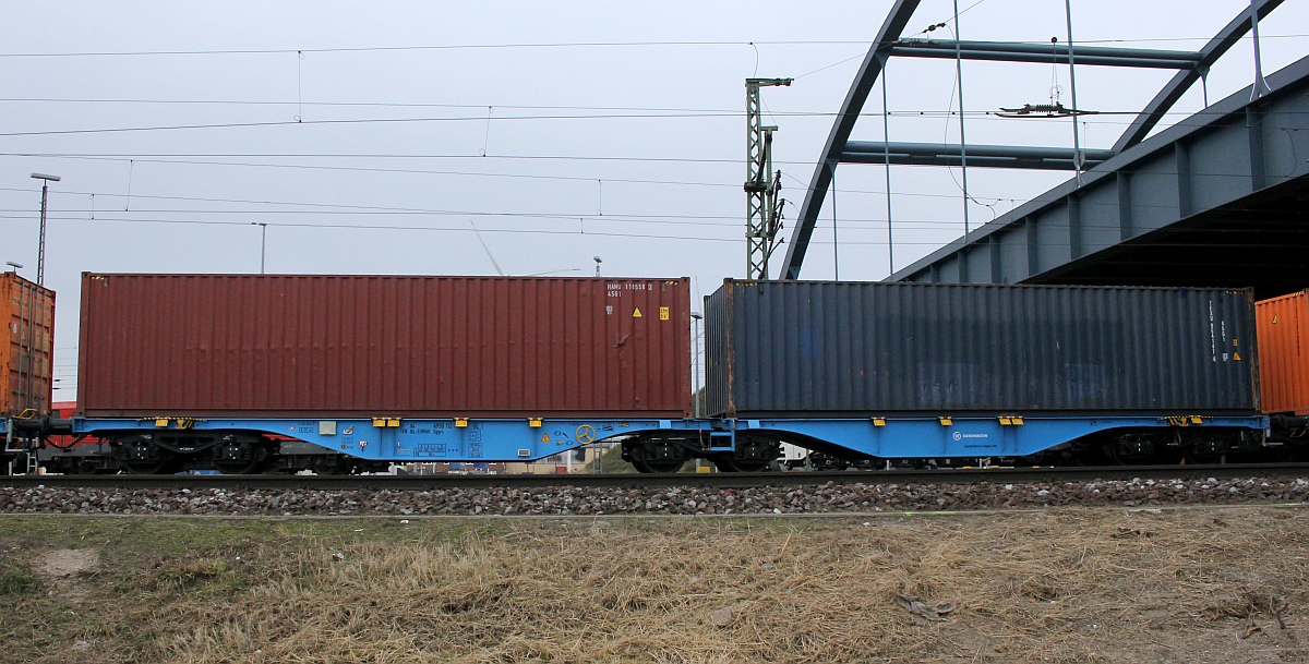 NL-EUWAG 37 84 4950 112-1 Gattung Sggrs der Eurowagon beladen mit zwei Containern. Hamburg-Waltershof 29.01.2021