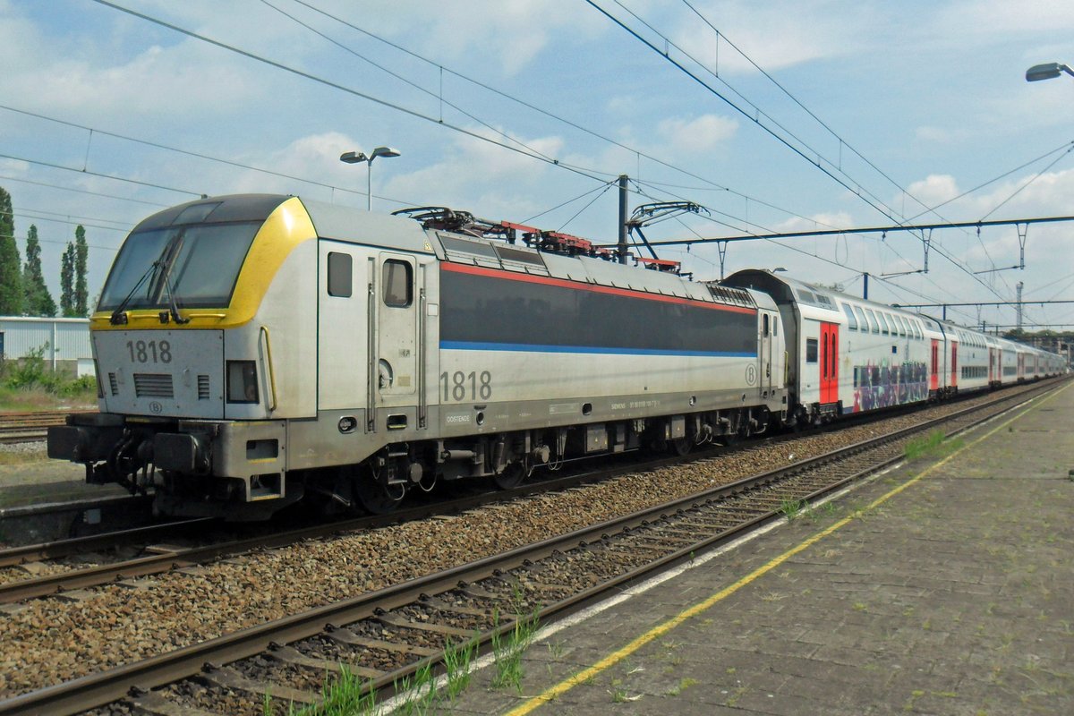 NMBS 1818 verlässt am 22 Mai 2019 Aarschot.