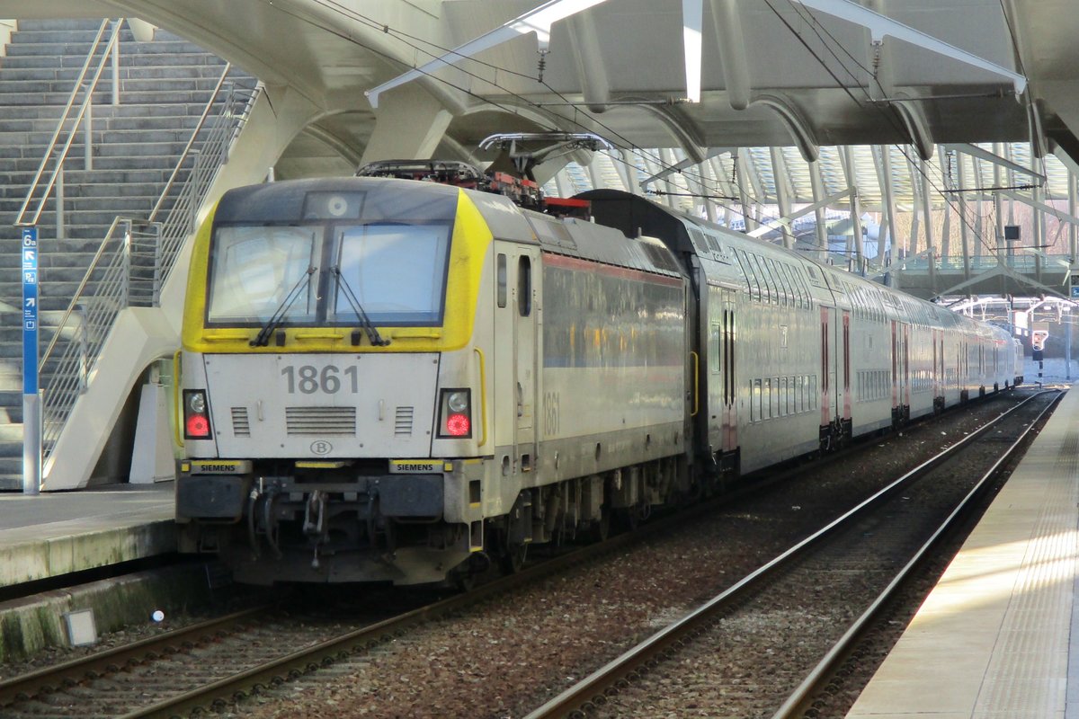 NMBS 1861 verlässt am 20 Jänner 2017 Lüttich-Guillemins.