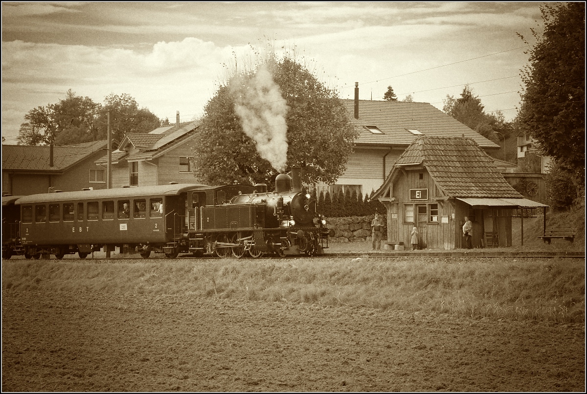 Noch eine kleine Antwort auf Walters schönes Bild aus Ei. Ebenda mit der SMB Ed 3/4 Nr. 2 während der Dampftage Huttwil, Oktober 2018.