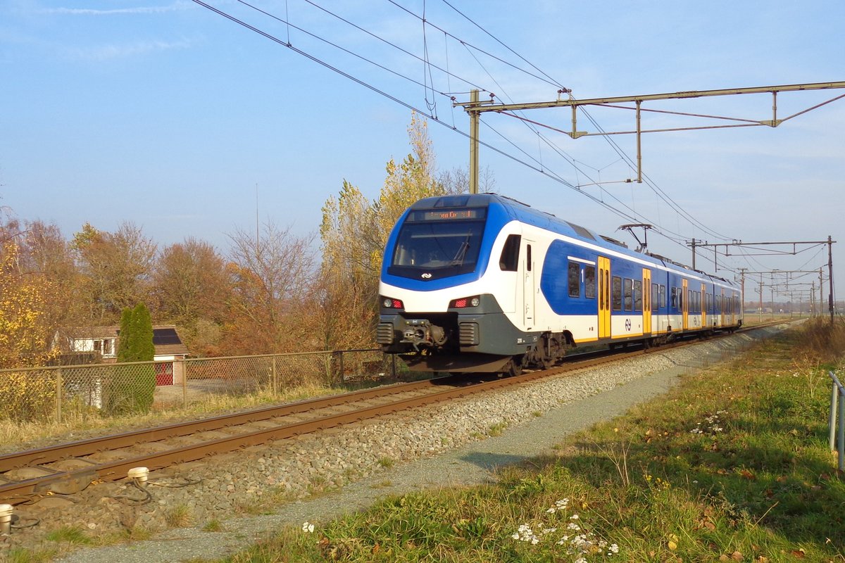 NS 2210 durchfahrt Niftrik am 21 November 2018.