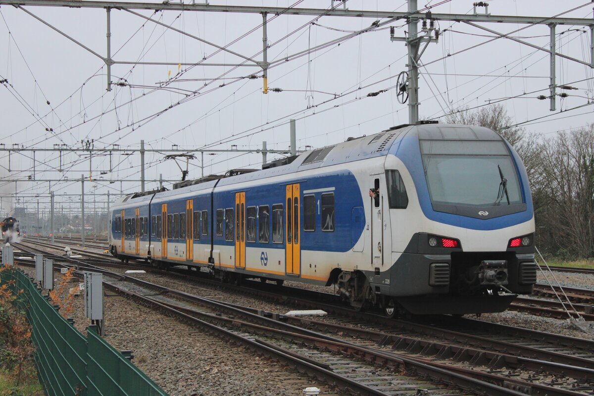 NS 2229 treft am trüben 16 Dezember 2023 in Nijmegen ein.