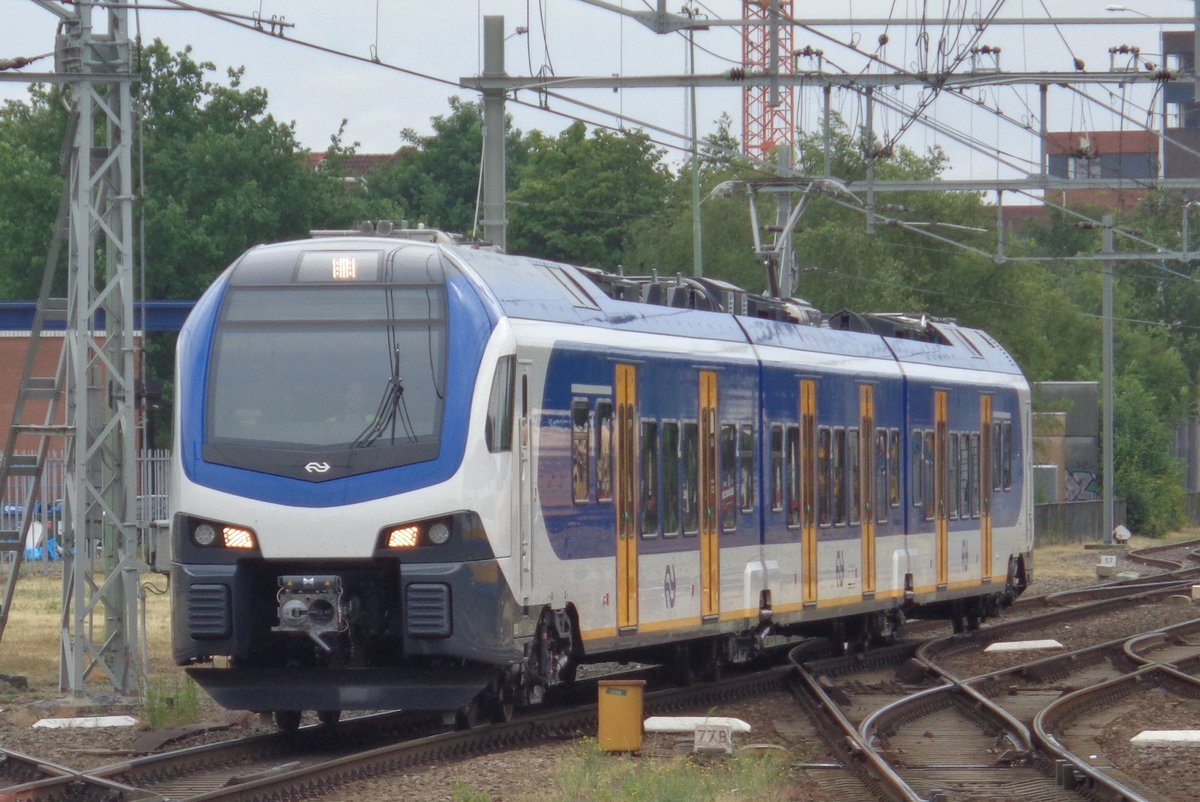 NS 2230 treft am 1 Juli 2017 in Nijmegen Centraal ein.