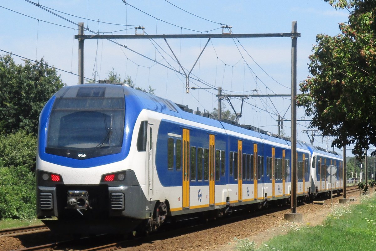 NS 2523 durchfahrt Wijchen am 19 Juli 2017.