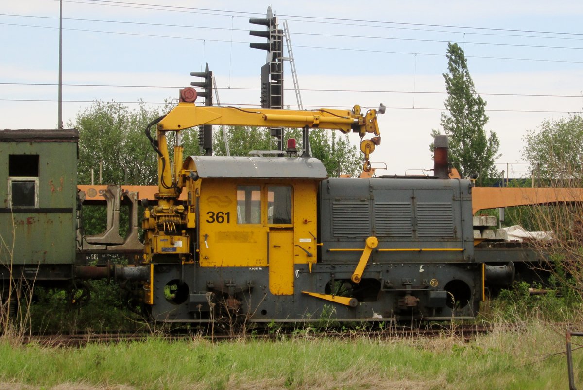 NS Sik 361 steht am 15 Mai 2015 in Goes bei der SGB.