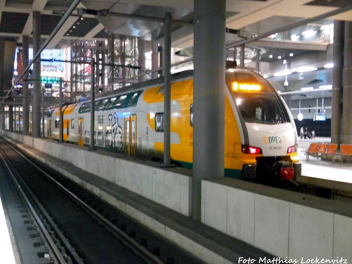 ODEG ET 445.112 im Bahnhof Berlin Hbf (Tief) am 19.12.16