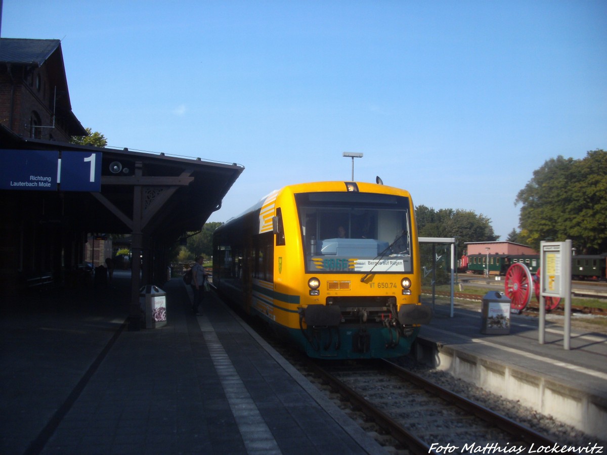 ODEG VT 650.74 im Auftrag der PRESS mit ziel Lauterbach Mole im Bahnhof Putbus am 5.9.14