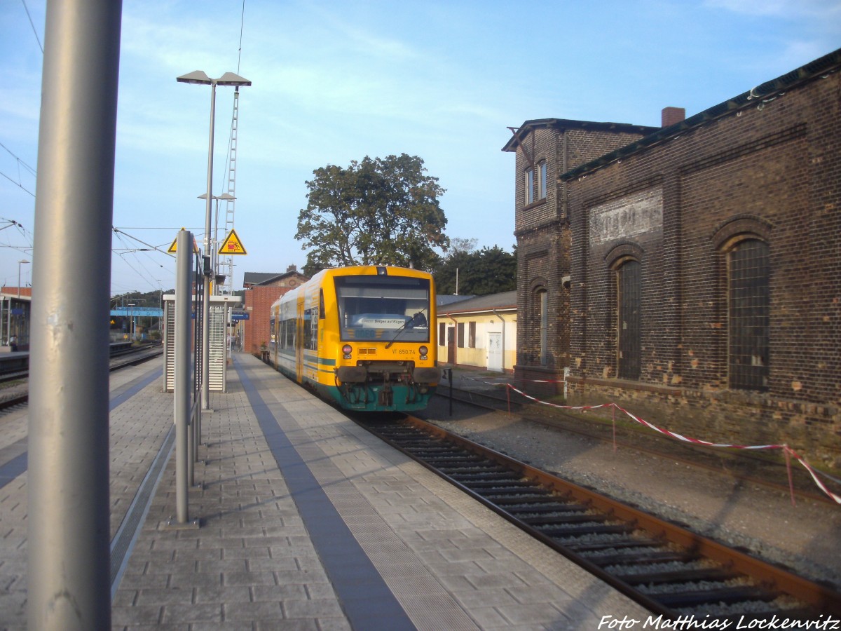 ODEG VT 650.74 im Auftrag der PRESS mit ziel Lauterbach Mole im Bahnhof Bergen auf Rgen am 5.9.14