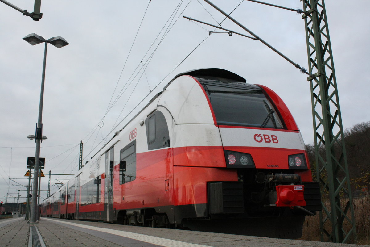 BB / ODEG 4746 054/554 im Bahnhof Lietzow (Rgen) am 28.12.19