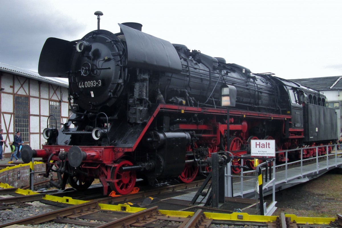 ljumbo 44 0093 steht auf die Drehscheibe ins Bw Arnstadt am 19 September 2015.