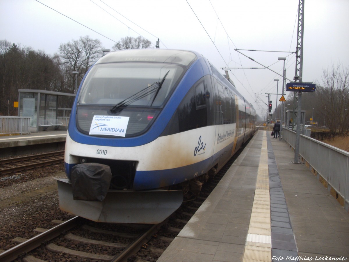 OLA VT 0010 mit ziel Btzow im Bahnhof Jatznick am 14.12.13