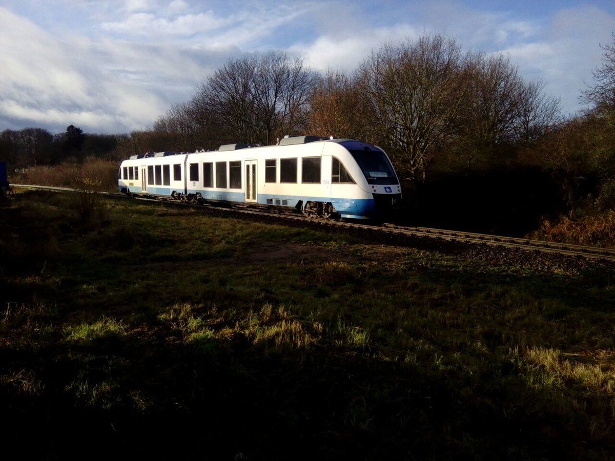 OLA VT 704 (648 298/798) bei der Einfahrt in Putbus am 8.12.17