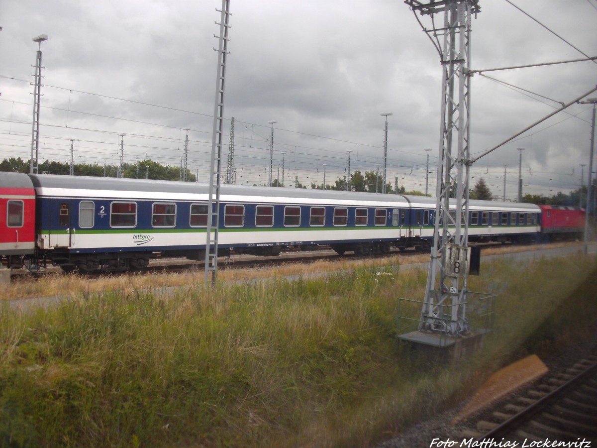 Personenwagen vom EVU Integro im BW Rostock am 16.6.14