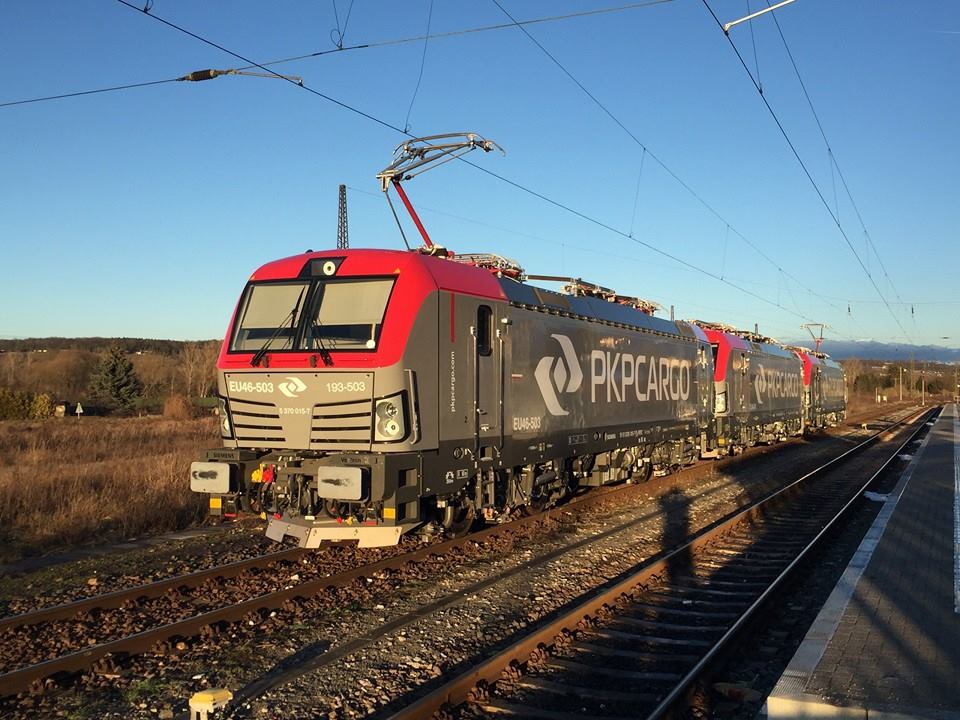 PKP Cargo 193 503 + 193 502 + 193 501 als Tfzf 92707 von München-Allach nach Frankfurt (Oder) Pbf, am 10.01.2016 in Naumburg Hbf. (Foto: dampflok015)
