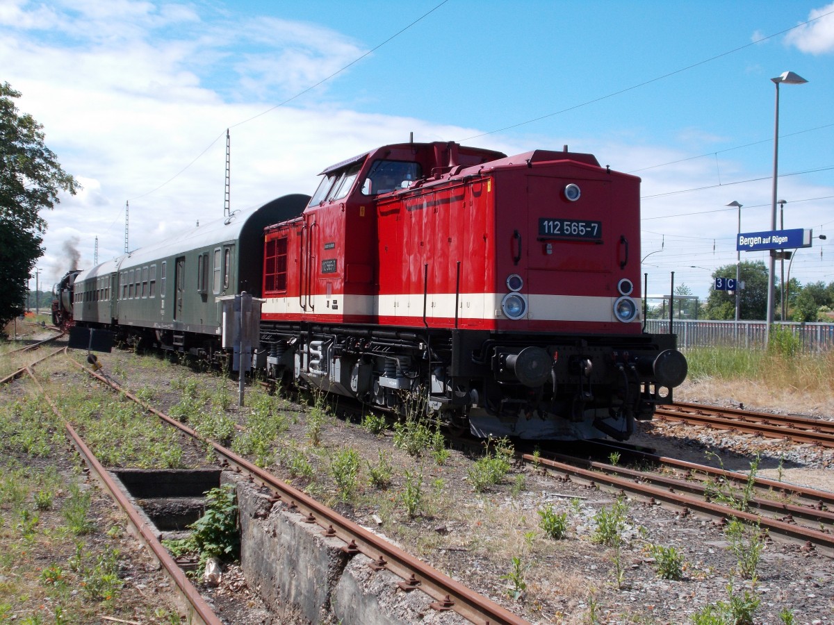 PRESS 112 565-7 bei der Pause,am 14.Juni 2014,in Bergen/Rügen.