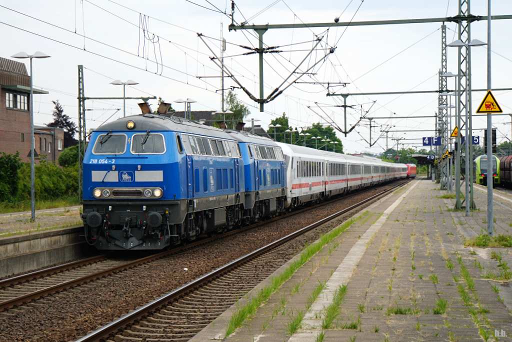 PRESS 218 448-9 und 218 458-8 wurden angekoppelt am ic nach westerland/sylt,itzehoe 27.06.20 