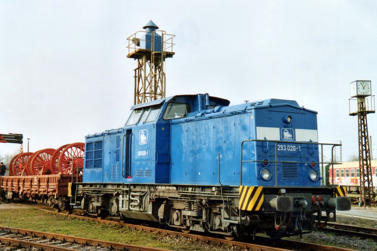 PRESS 293 026 steht ins Bw Weimar am 26 Mai 2005. 