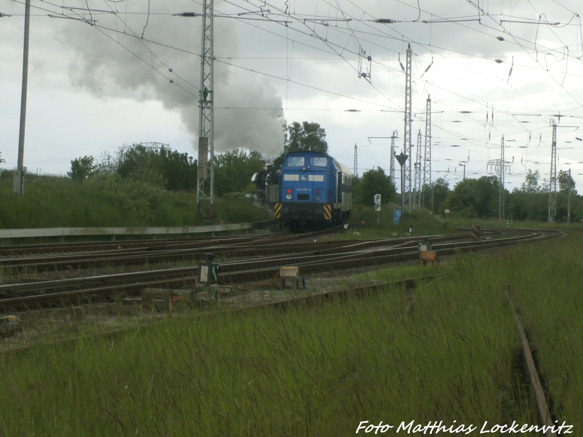 PRESS 346 001 mit 35 1097 bunterwegs nach Lauterbach Mole am 30.5.15