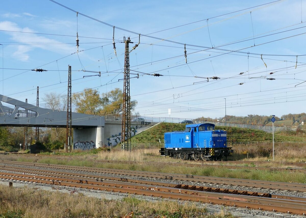 PRESS 346 024-9 am 03.11.2021 in Naumburg Hbf. (Foto: Wolfgang Krolop)