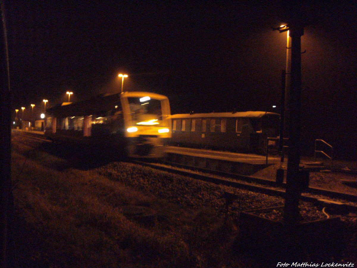 PRESS 650 032-4 als PRE 81249 mit ziel Lauterbach Mole bei der Ausfahrt aus Putbus am 3.12.13