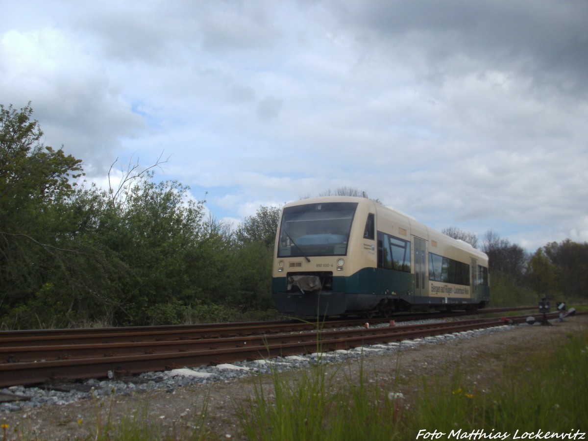 PRESS 650 032-4 beim einfahren in den Bahnhof Putbus am 5.5.14