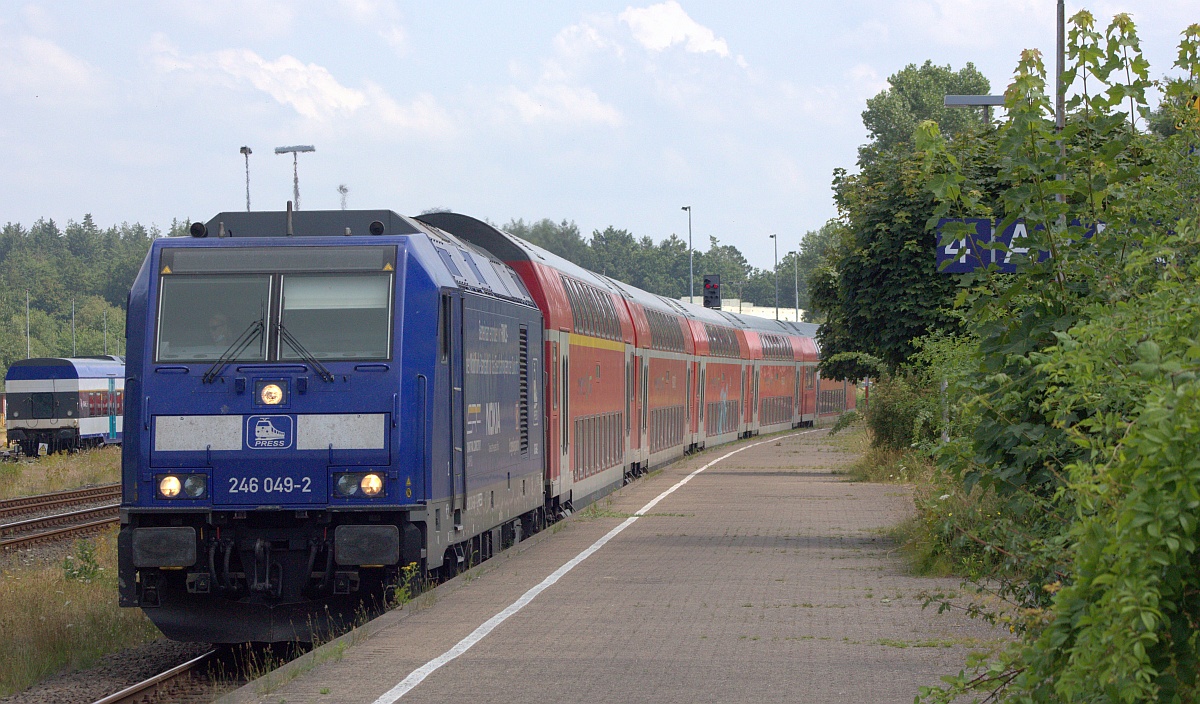 PRESS/DB Erzgebirgsbahn 246 046-2/ 246 011-1, REV/BTK Fw510/30.11.15) mit dem RE6 nach Westerland Einfahrt Husum 25.07.2021