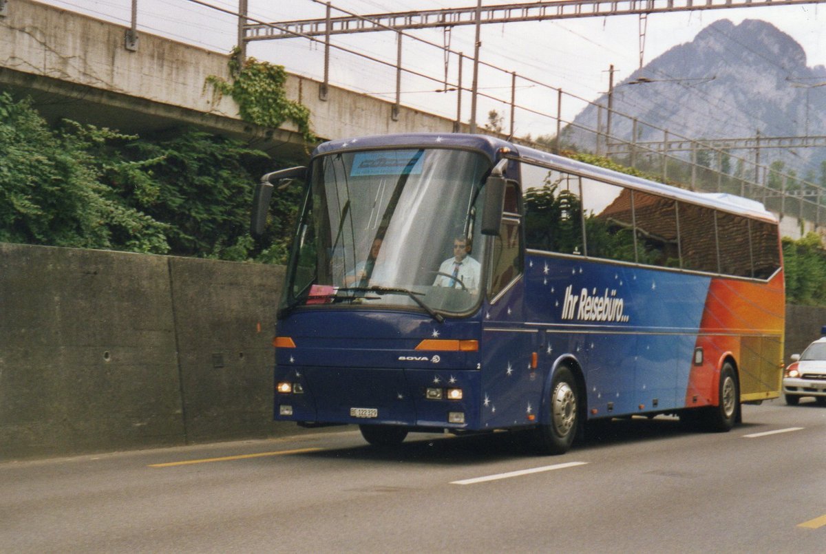 (R 2327) - Aus dem Archiv: Brki, Schnbhl - Nr. 2/BE 122'329 - Bova am 14. Juni 2003 in Spiez, Thunstrasse