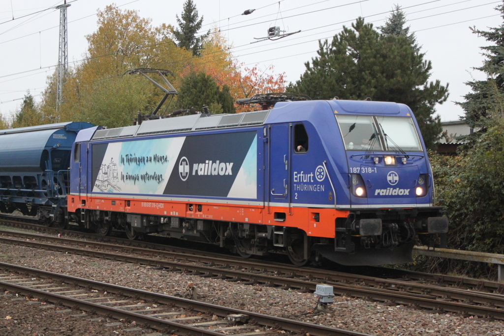 Raildox 187 318-1 bei der Ausfahrt in Rostock-Bramow.04.11.2018