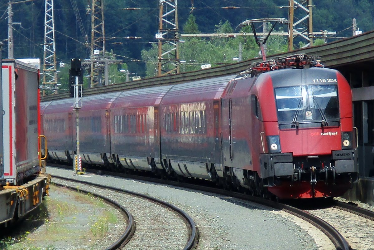 RailJet 1116 204 treft am 18 Mai 2018 in Kufstein ein. 