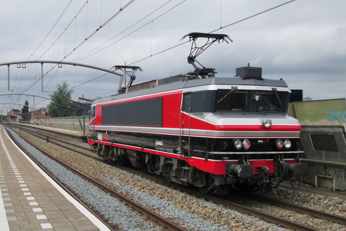 Railogic 1619 durchfahrt Zwijndrecht am 22 Juli 2016.