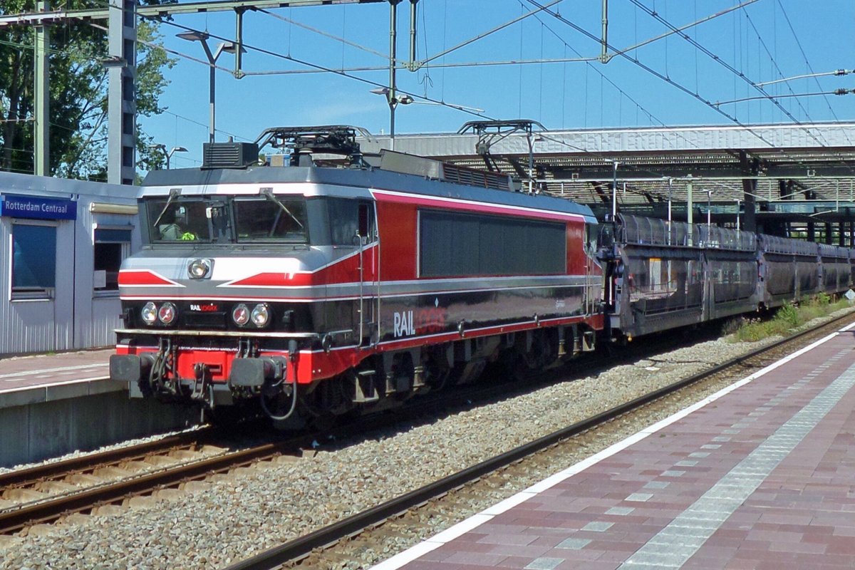 Railogix (ein Captrain-Tchter) 1619 steht am 10 Juli 2016 in Rotterdam Centraal. 