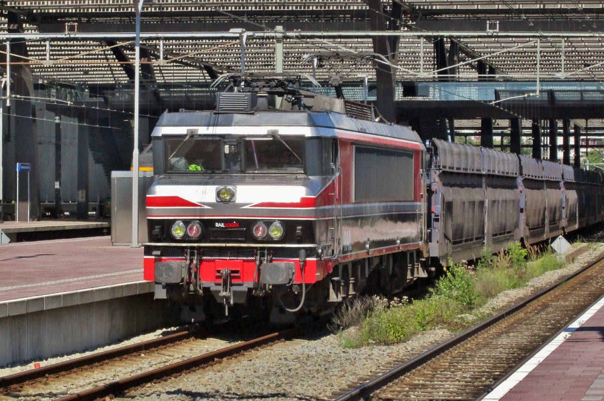 Railogix (ein Captrain-Tchter) 1619 steht am 10 Juli 2016 in Rotterdam Centraal. 