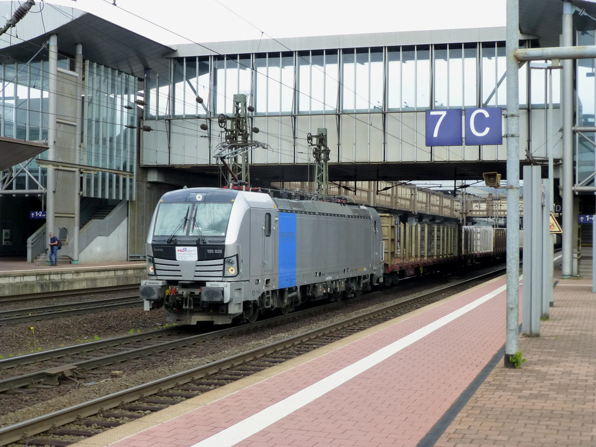 Railpool-Vectron war 2018 an die Holzlogistik und Güterbahn Bebra vermietet, die auch promt auf der Front der Fahrzeugs ihr eigenes Logo anbrachte. Am 16. Mai 2018 war sie dann folglich auch mit leeren Holzwagen in Kassel anzutreffen.