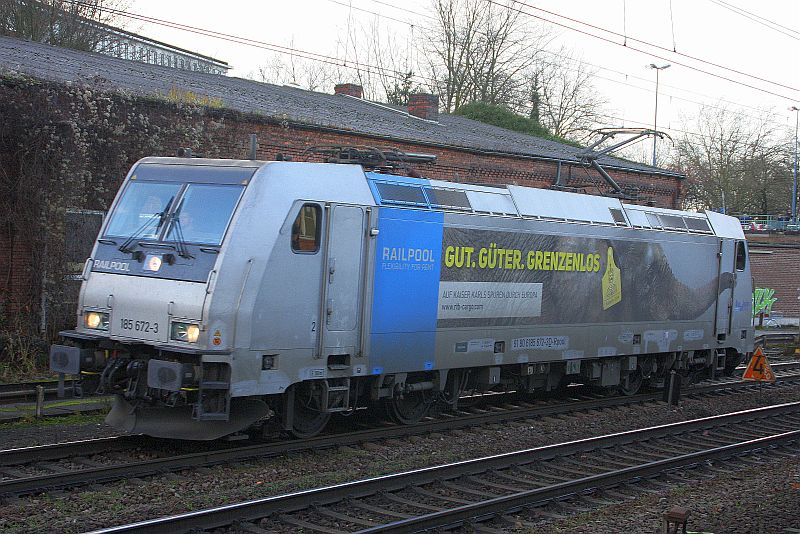 Railpool/RTB 185 672 Lz am 19.12.2014 in Hamburg-Harburg auf dem Weg nach Süden